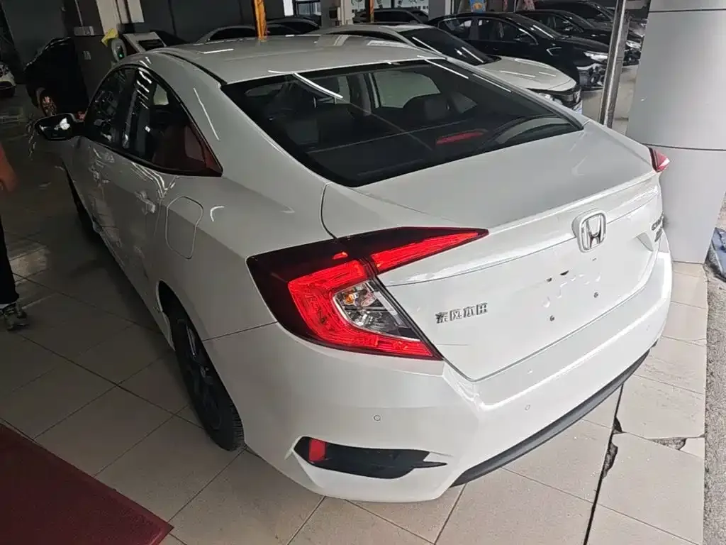 Honda Civic — фото 4