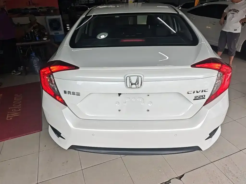 Honda Civic — фото 5