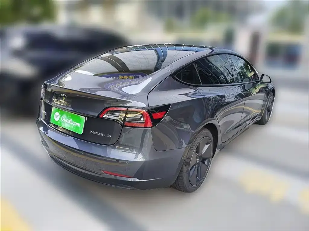 Tesla Model 3 — фото 5