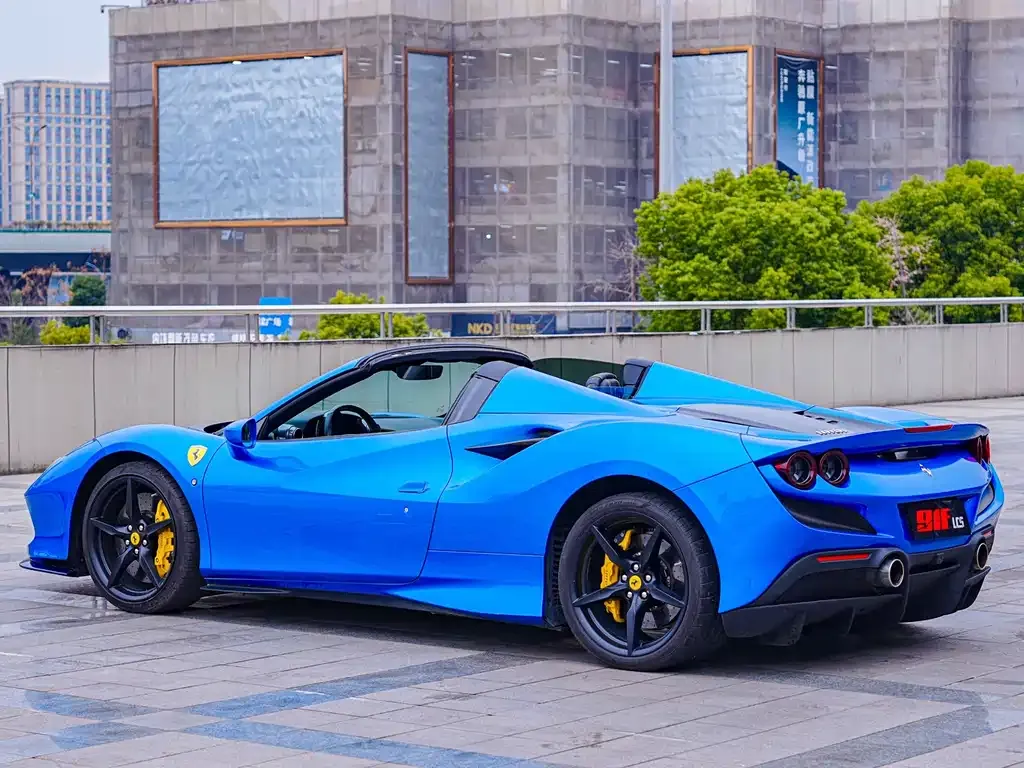 Ferrari F8 — фото 7