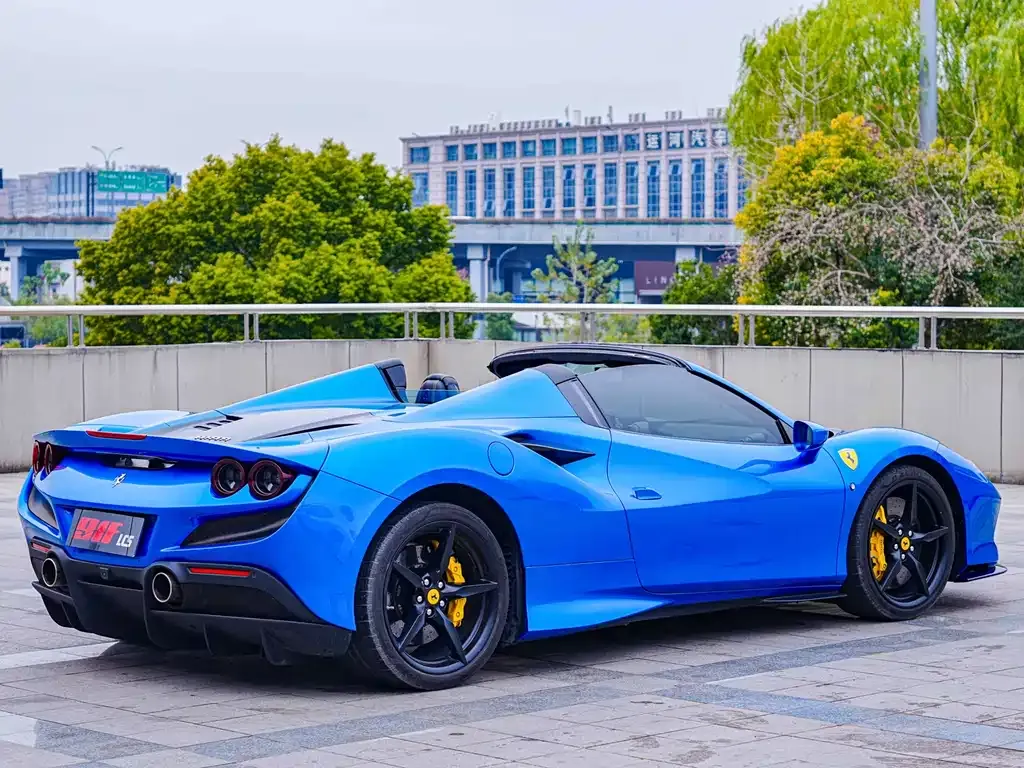 Ferrari F8 — фото 8