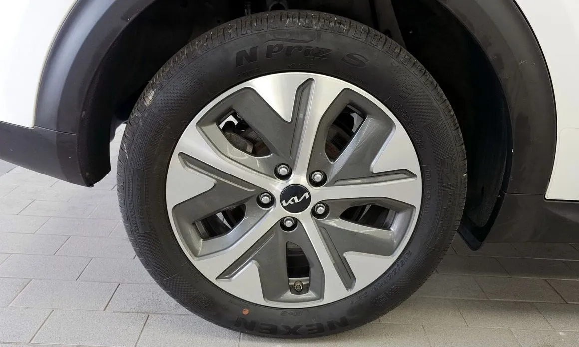 Kia Niro 2023 из KR, фото 6