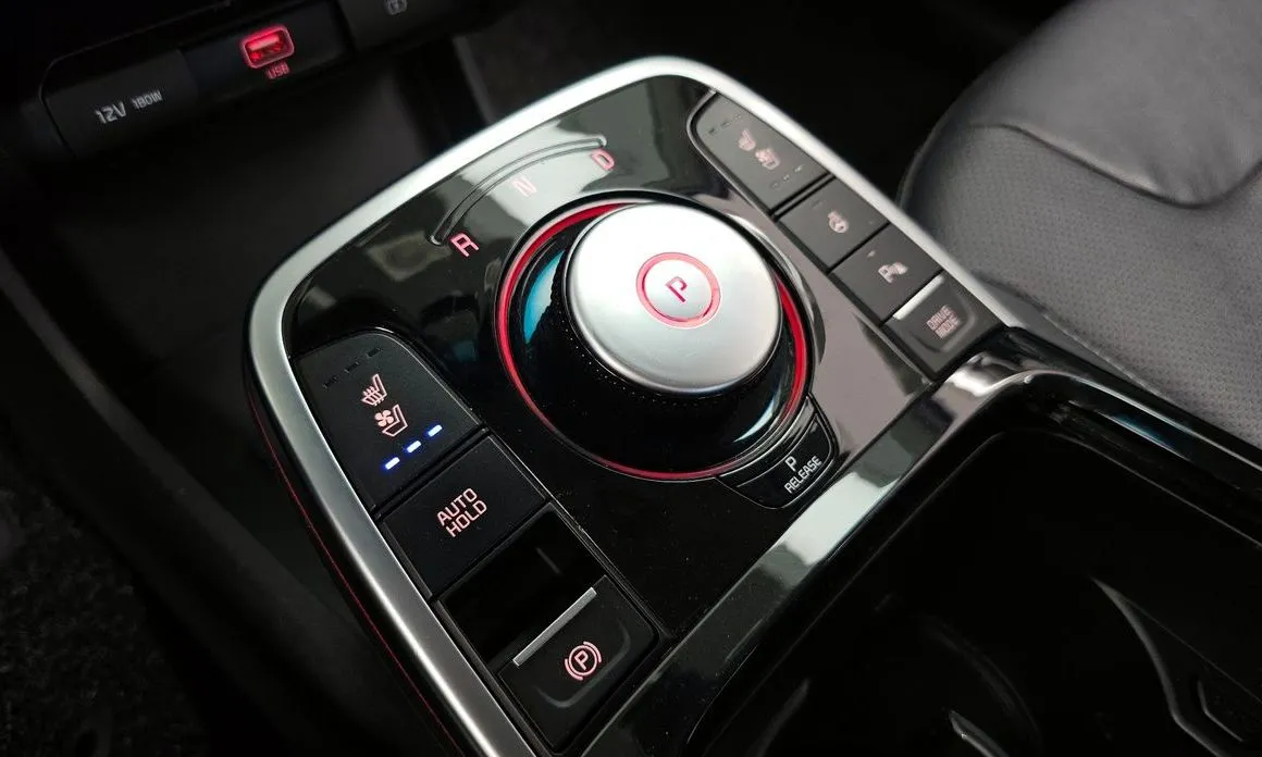 Kia Niro 2023 из KR, фото 2