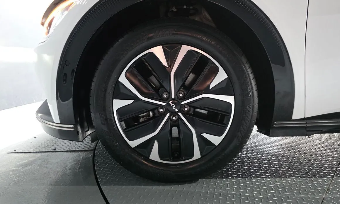 Kia EV6 — фото 6