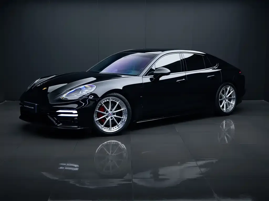 Porsche Panamera — фото 1