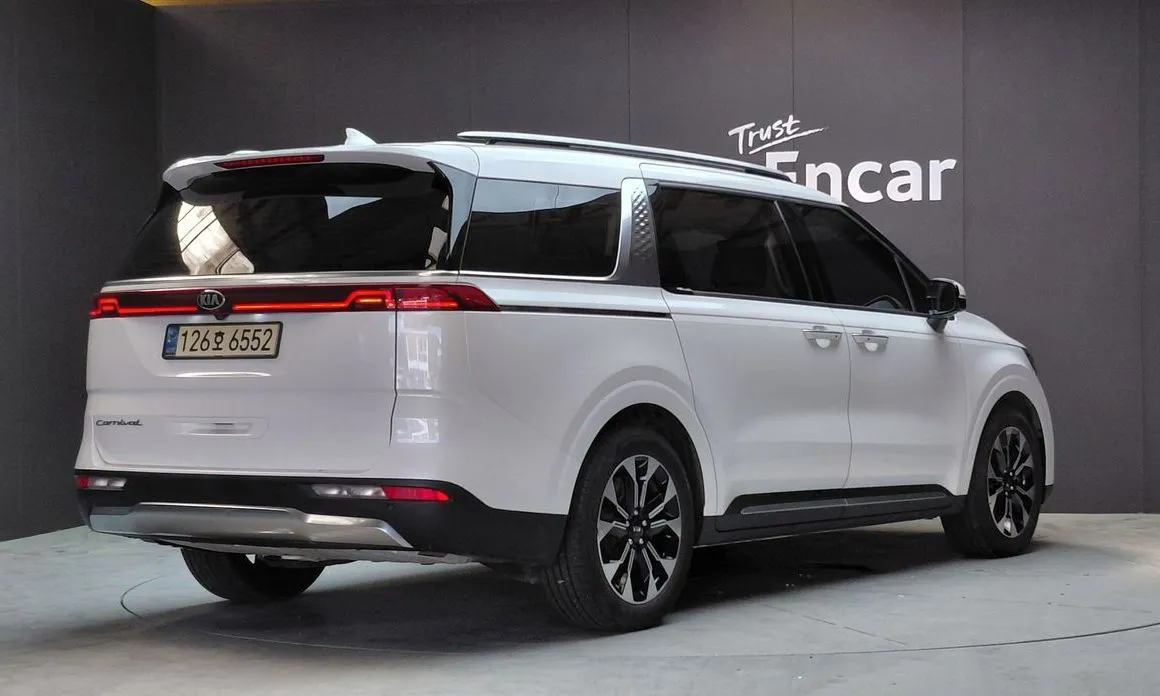 Kia Carnival — фото 5