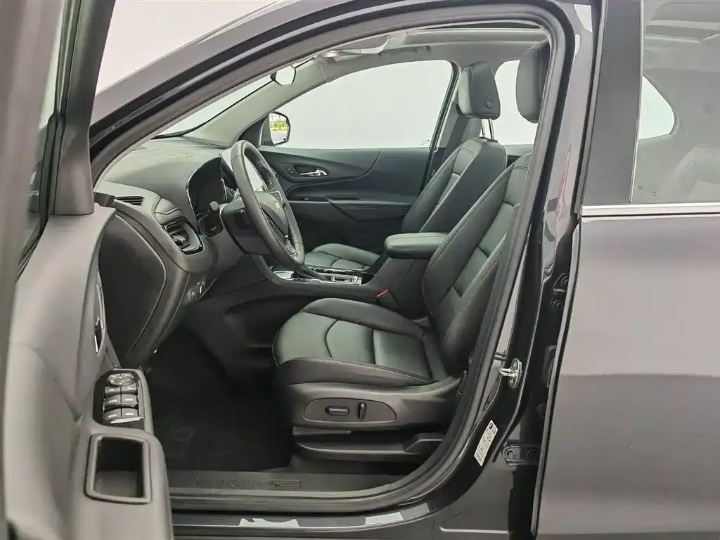 Chevrolet Equinox 2023 из CN, фото 8