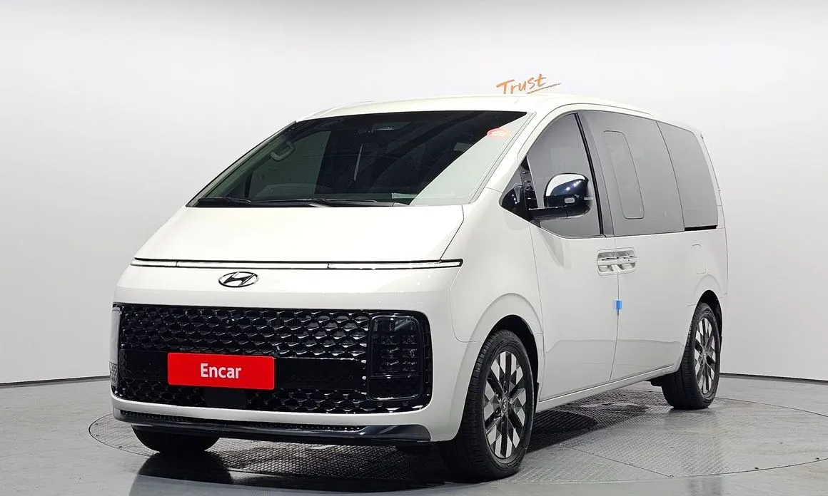 Hyundai Staria