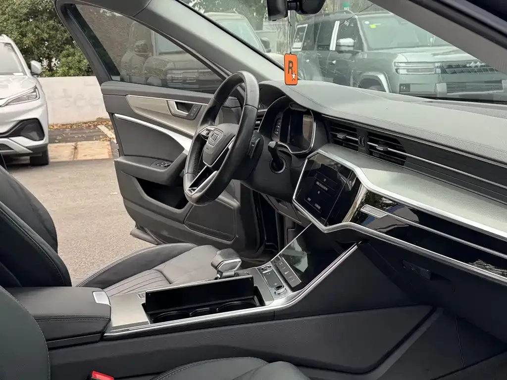 Audi A6L 2021 из CN, фото 2