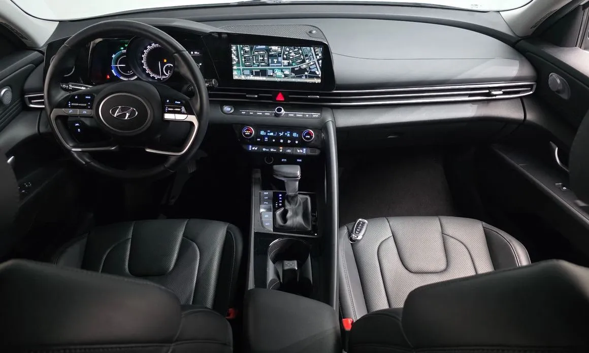 Hyundai AVANTE 2023 из KR, фото 4