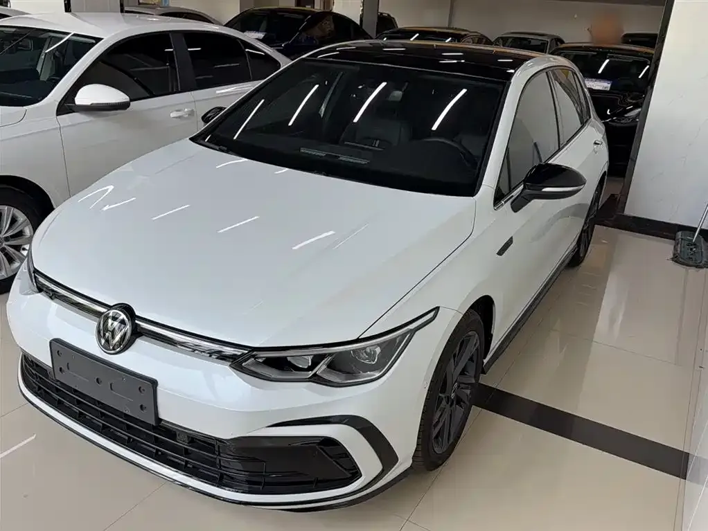 Volkswagen Golf 2024 из CN, фото 1