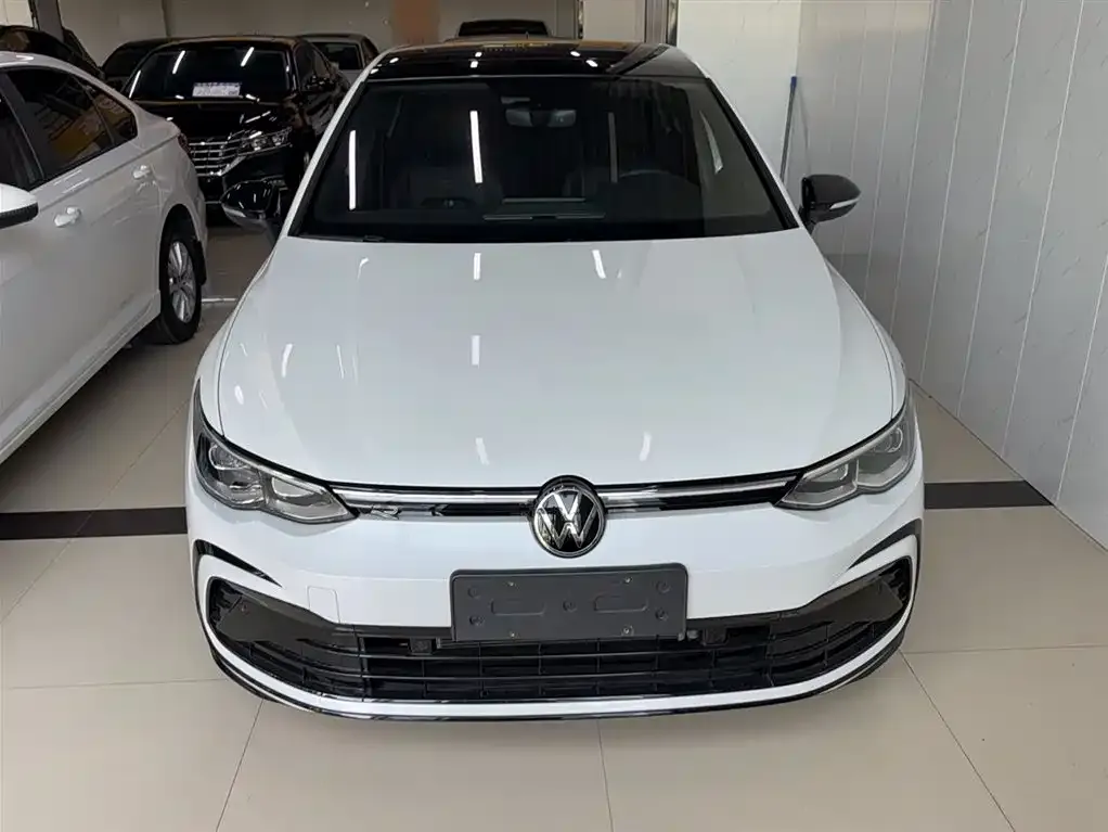 Volkswagen Golf 2024 из CN, фото 4