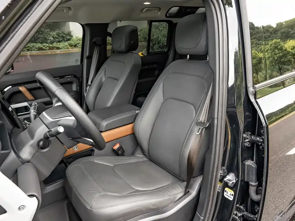 Land Rover Defender — фото 10