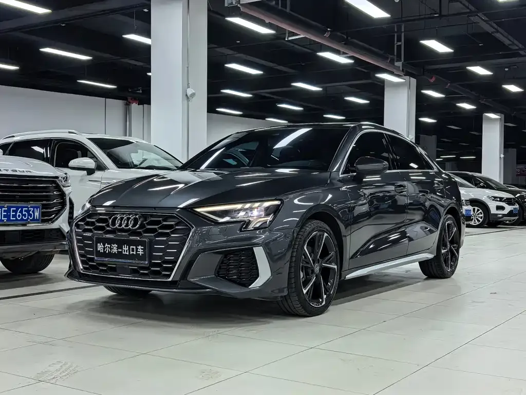 Audi A3 — фото 1