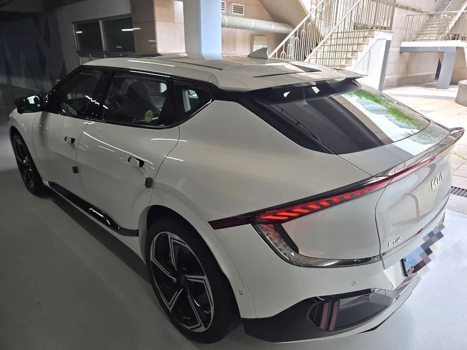 Kia EV6 2023 из KR, фото 5