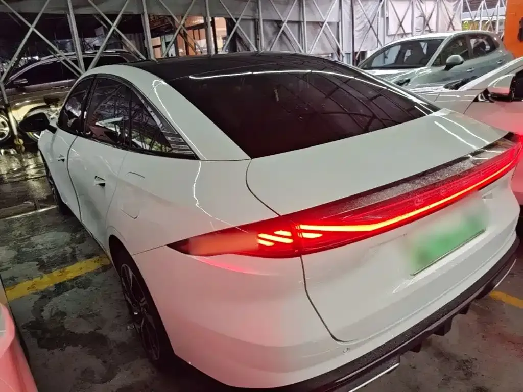 Geely Galaxy L6 2024 из CN, фото 9