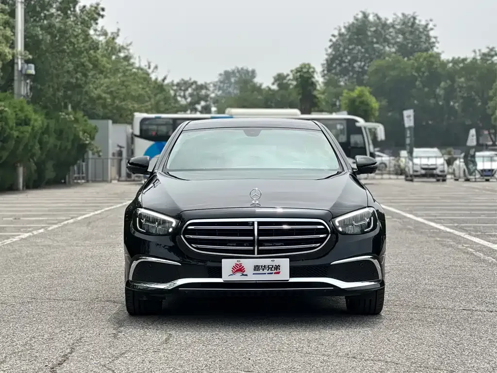 Mercedes-Benz E-Class — фото 2