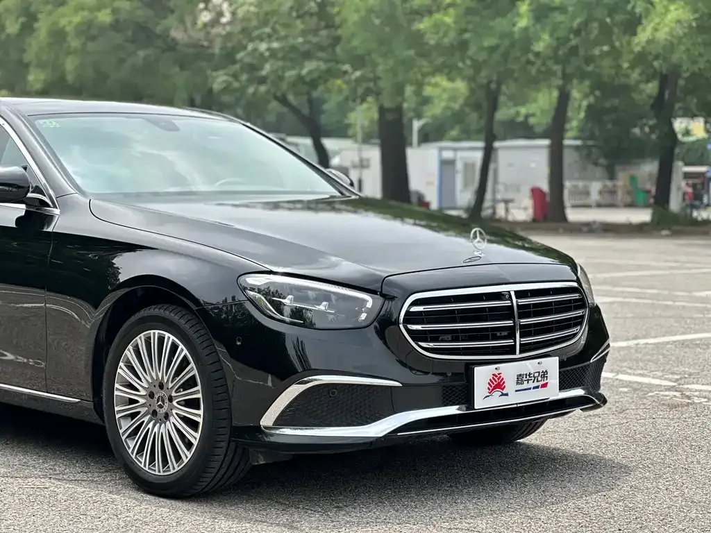Mercedes-Benz E-Class — фото 6