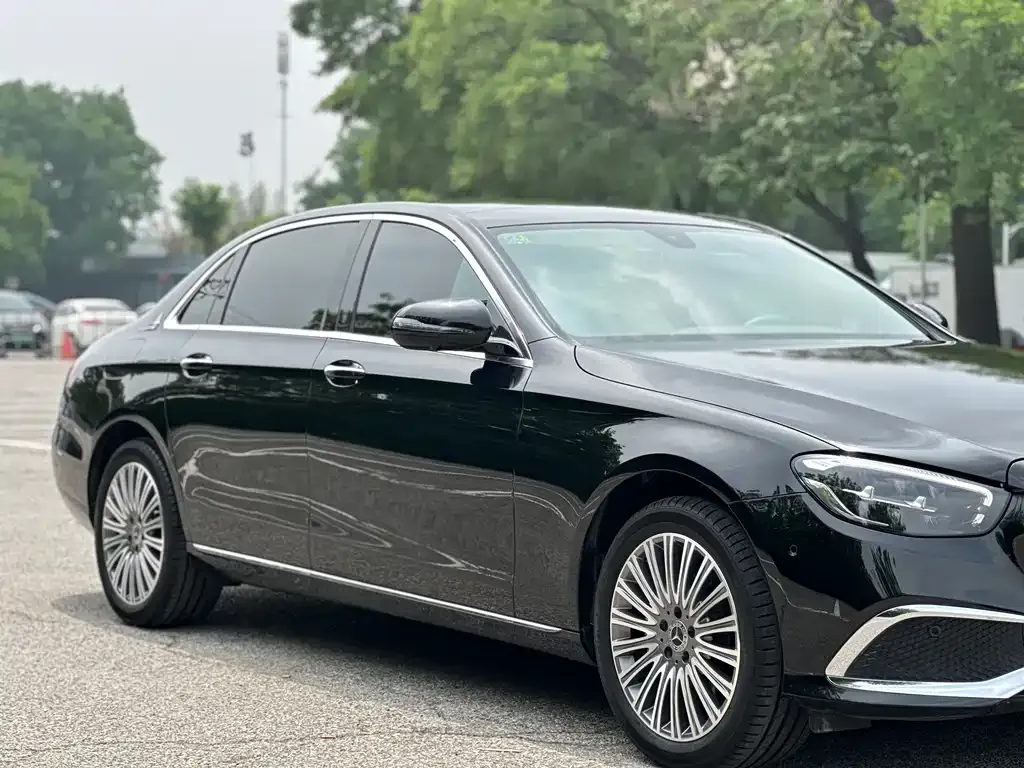 Mercedes-Benz E-Class — фото 8