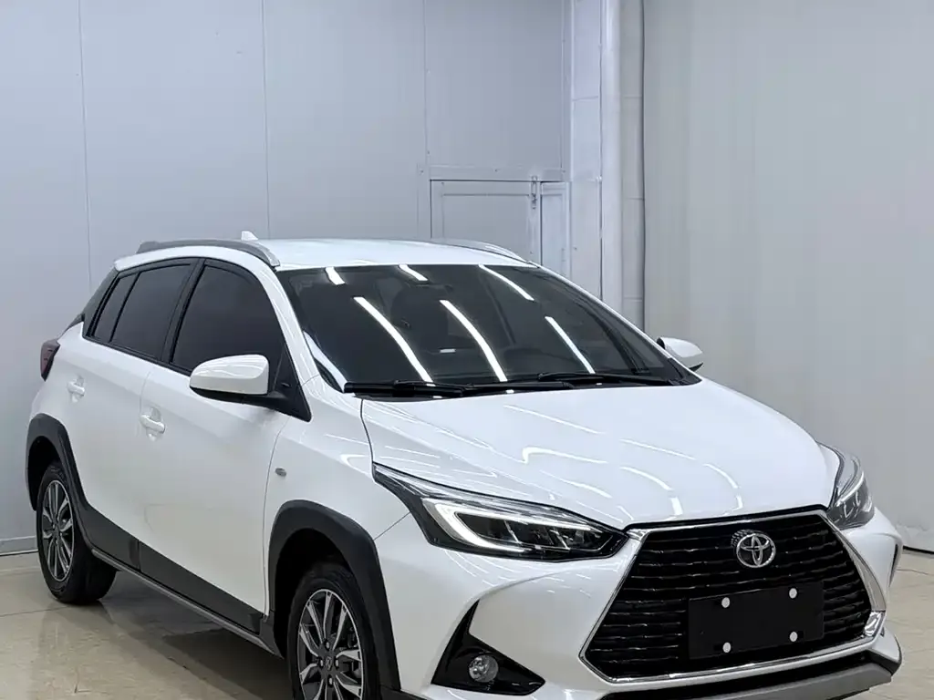 Toyota Yaris L — фото 9