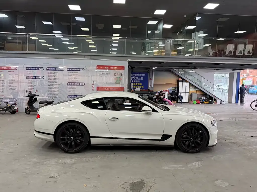 Bentley Continental 2022 из CN, фото 5