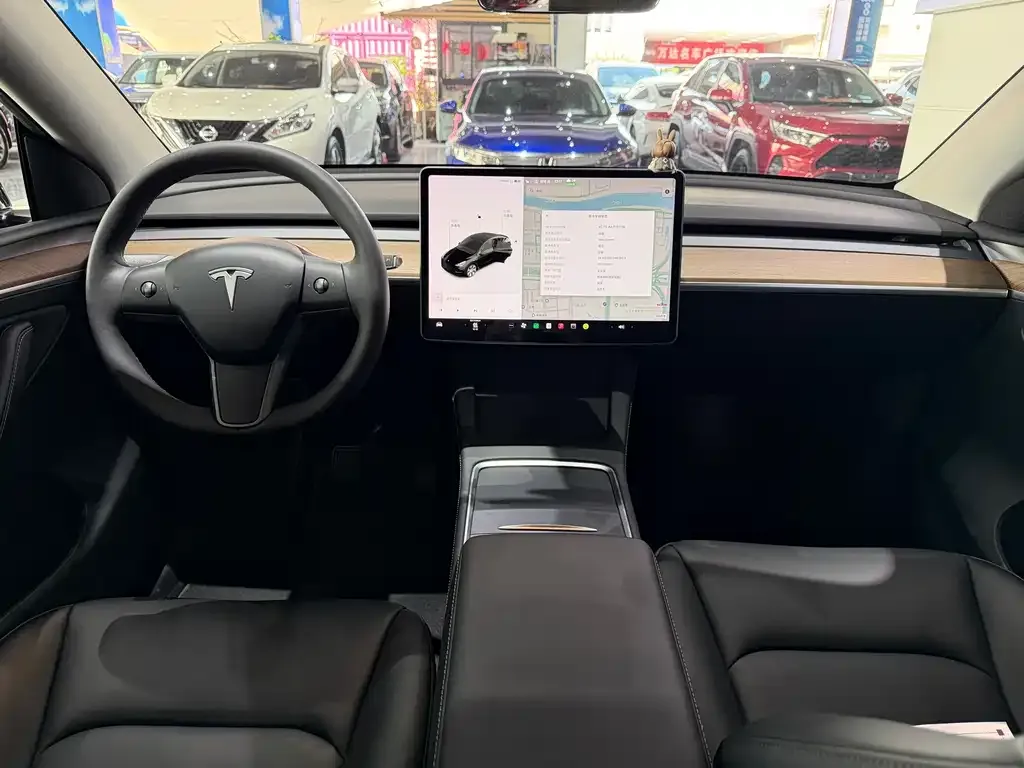 Tesla Model Y — фото 7