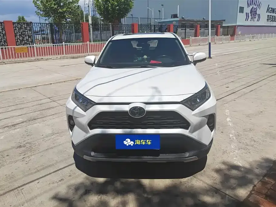 Toyota RAV4 — фото 2