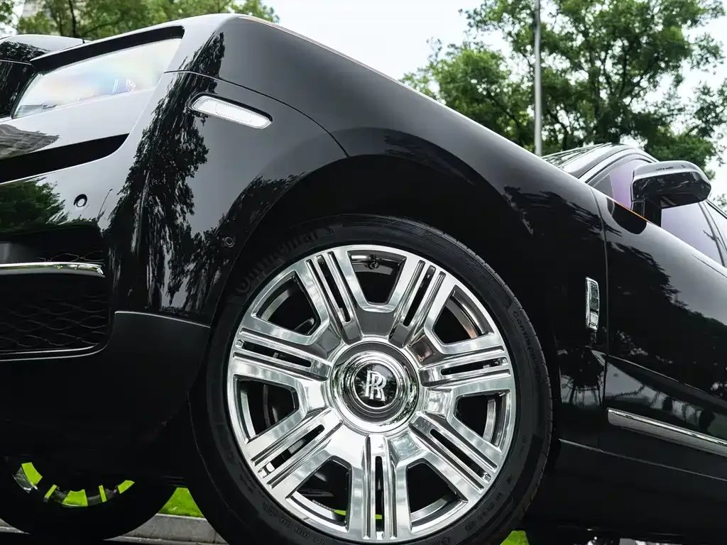 Rolls-Royce Cullinan — фото 8