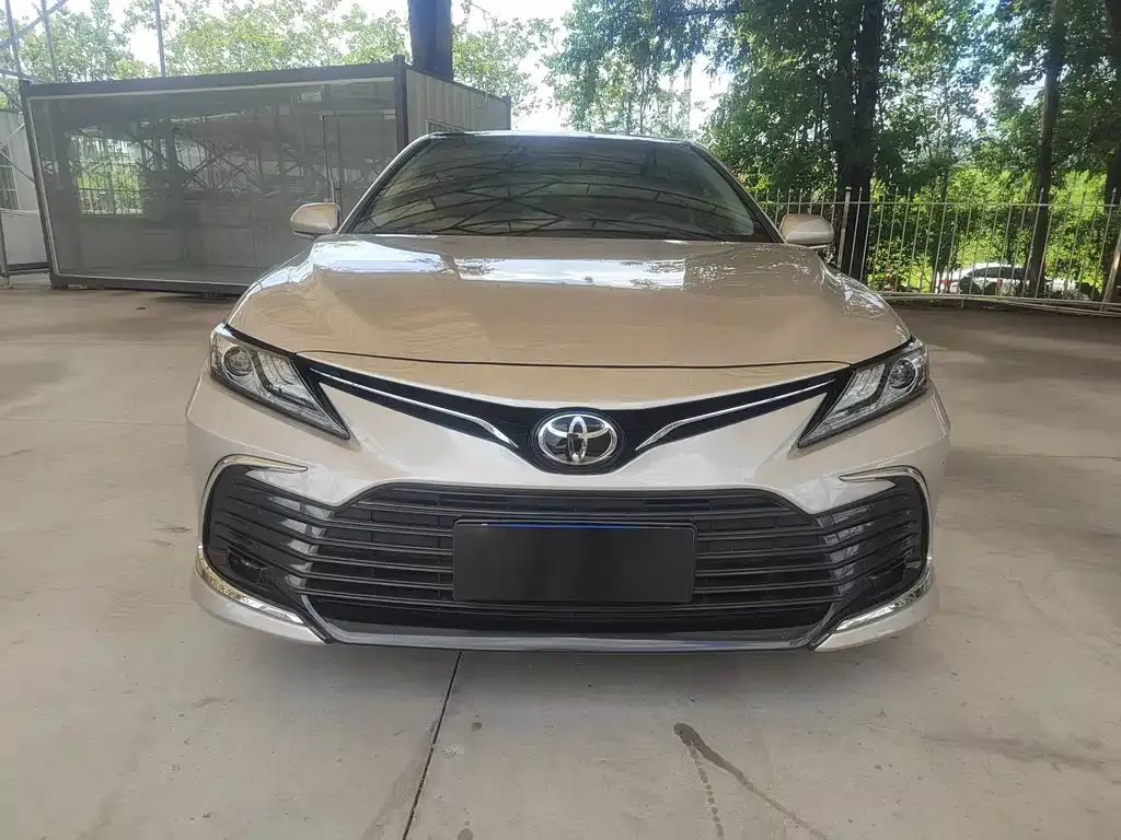 Toyota Camry — фото 7
