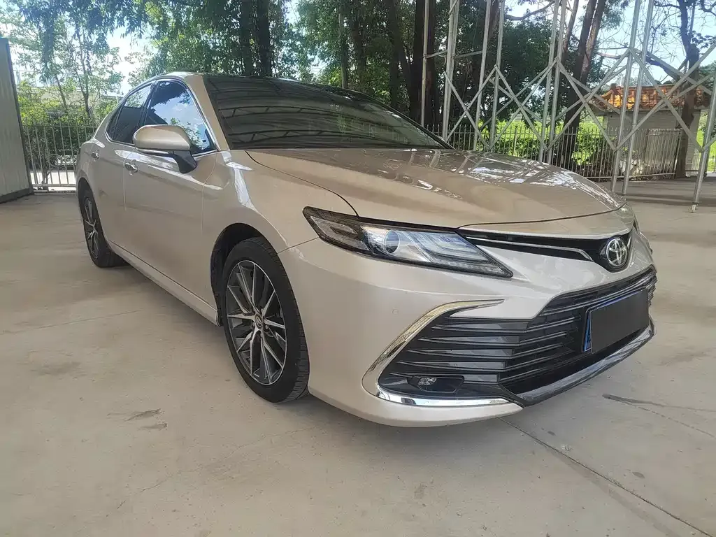 Toyota Camry — фото 10