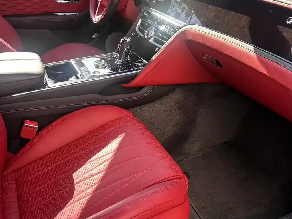 Bentley Flying Spur — фото 2