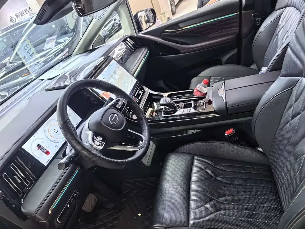 GAC Motor Trumpchi M8 — фото 9