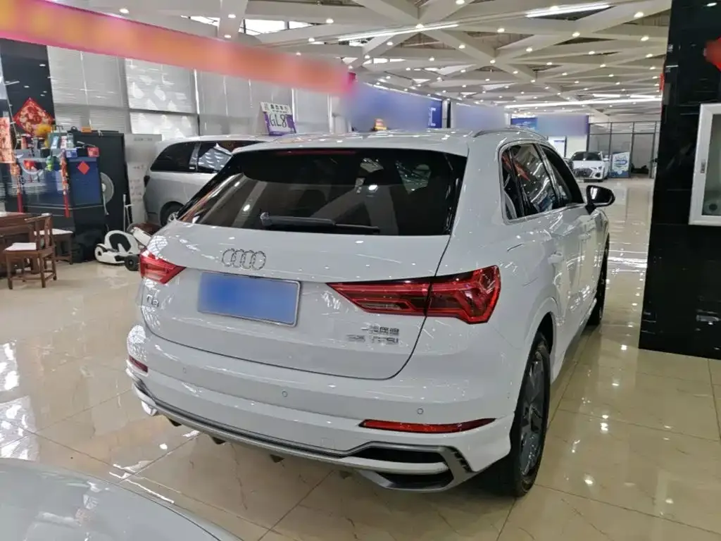 Audi Q3 — фото 10