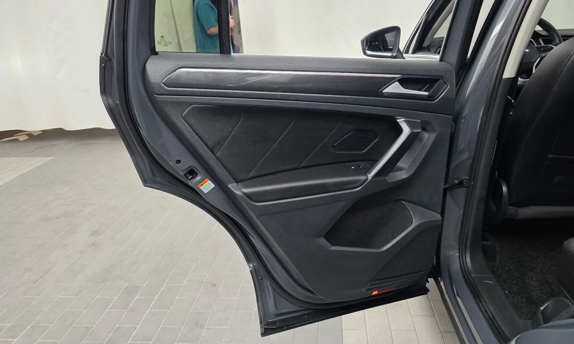 Volkswagen Tiguan — фото 10