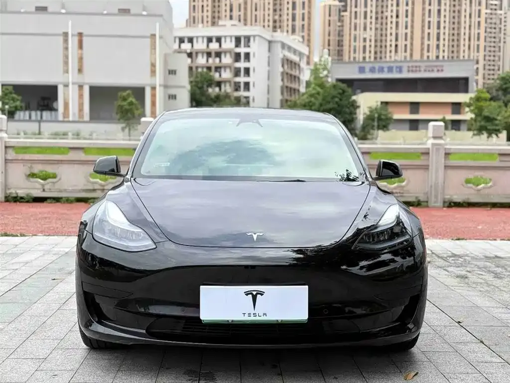 Tesla Model 3 — фото 3