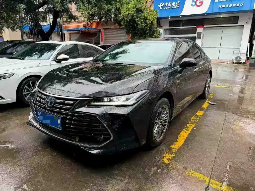 Toyota Avalon — фото 1