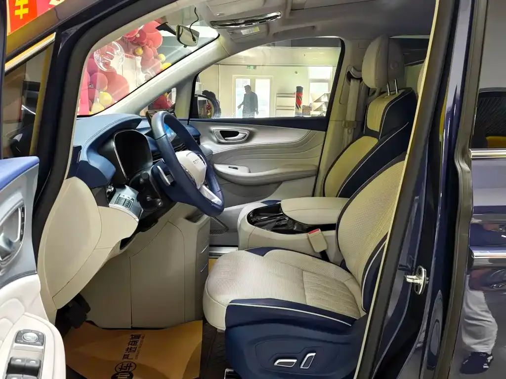 Roewe iMAX8 — фото 6