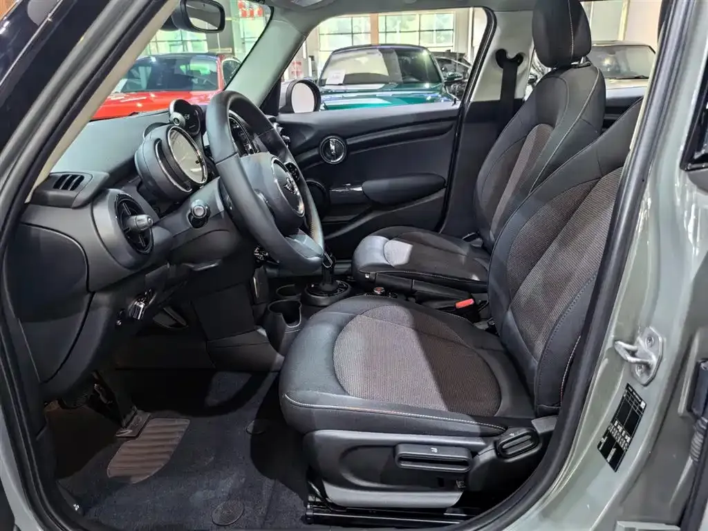 MINI Cooper (3-door) 2021 из CN, фото 2
