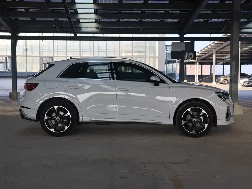 Audi Q3 — фото 5