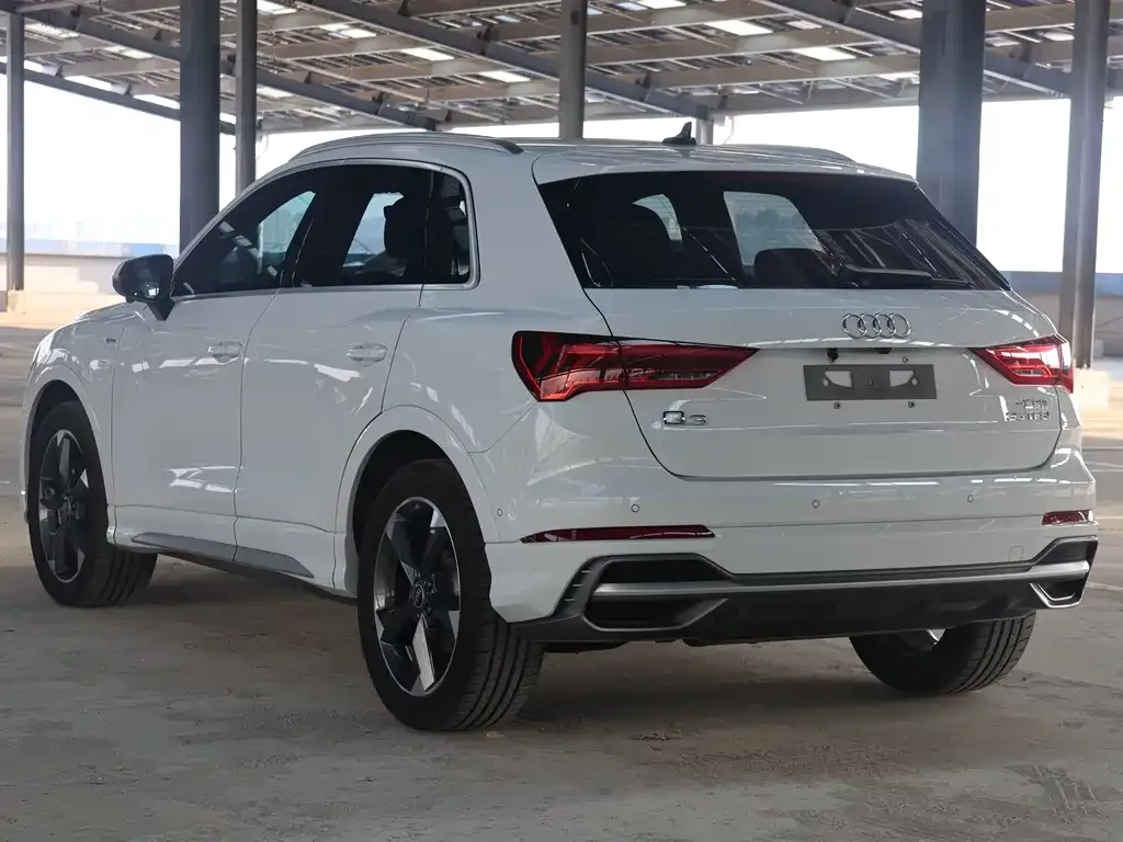 Audi Q3 — фото 8