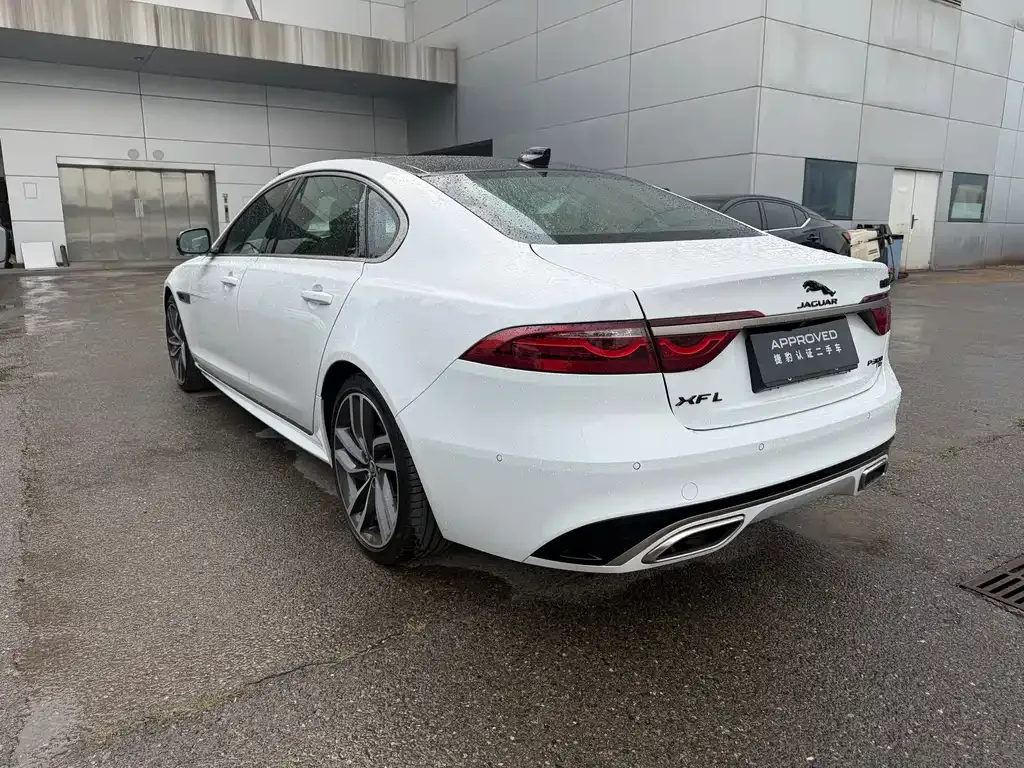 Jaguar XFL — фото 10
