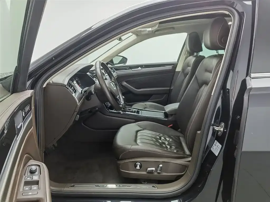 Volkswagen Phideon 2022 из CN, фото 10