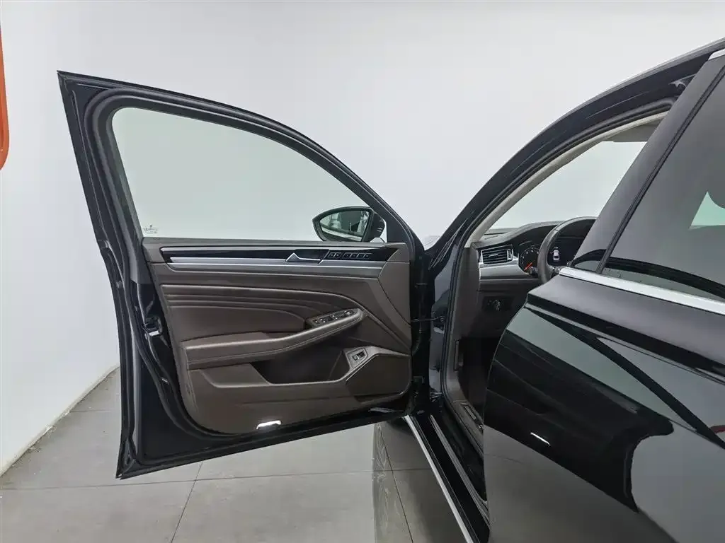 Volkswagen Phideon 2022 из CN, фото 7