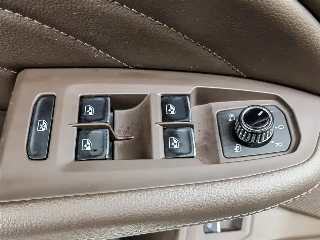 Volkswagen Phideon 2022 из CN, фото 9