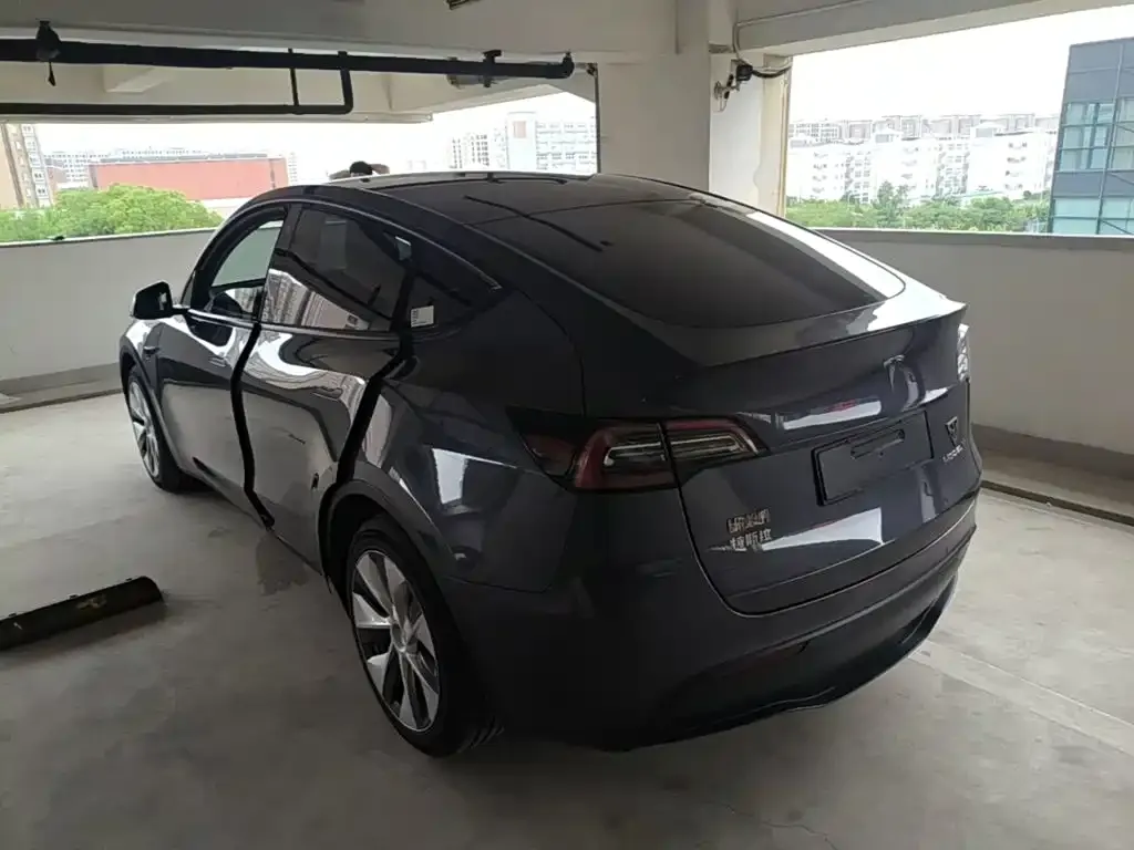 Tesla Model Y — фото 8