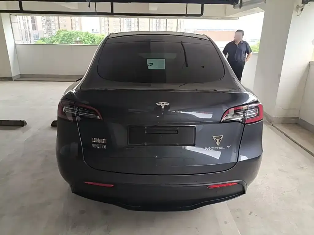 Tesla Model Y — фото 9