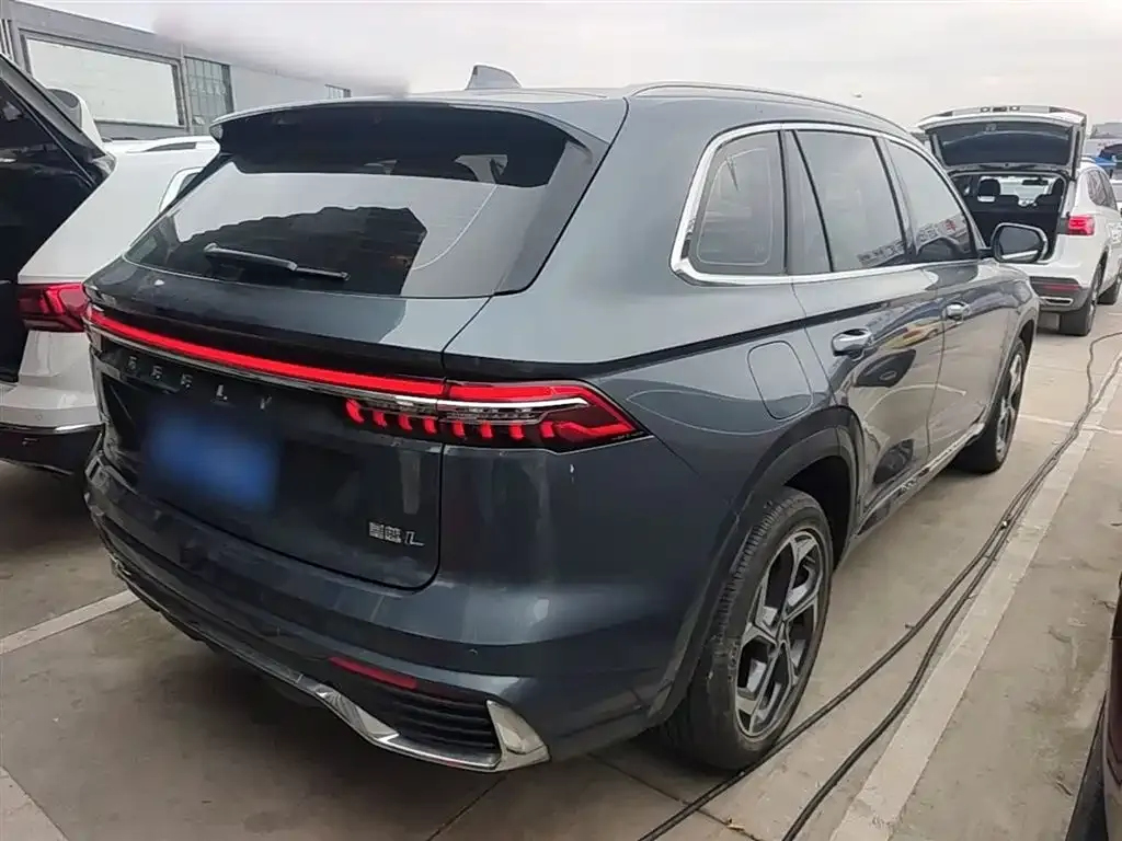 Geely Xingyue L — фото 10