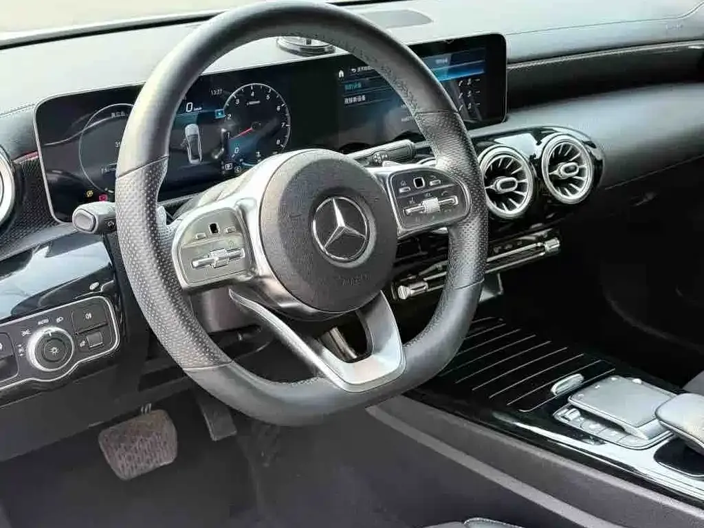 Mercedes-Benz A-Class — фото 3