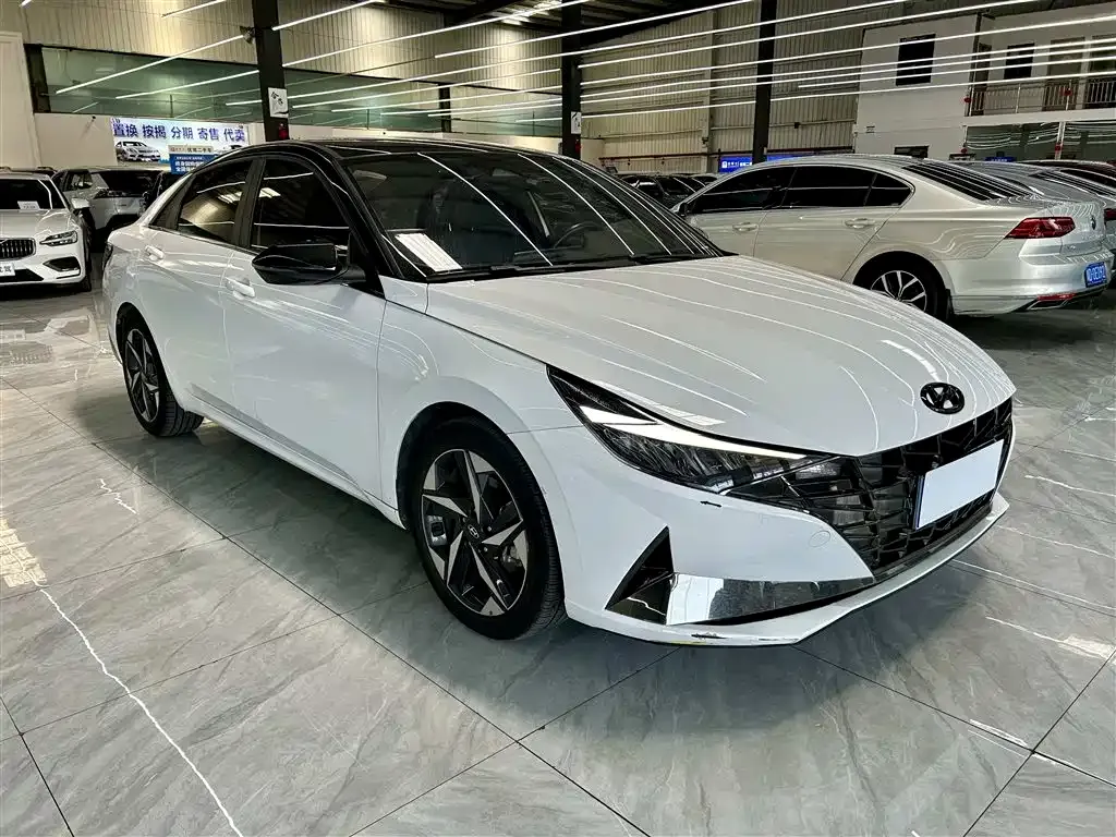 Hyundai Elantra — фото 7