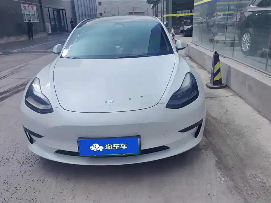 Tesla Model 3 — фото 8